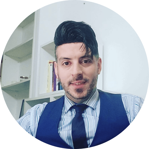 Adrián González, psicólogo profesional.